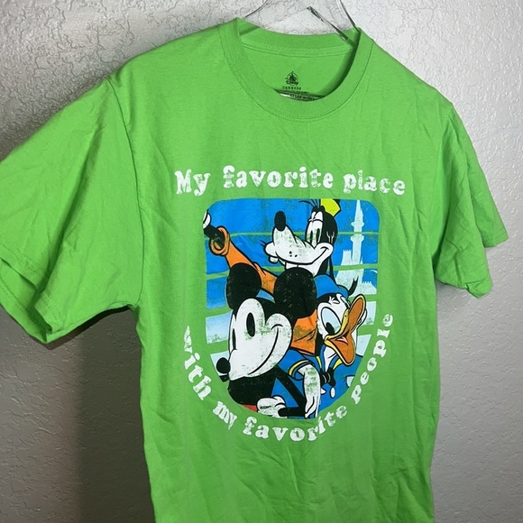 Men’s Green Disney Graphic T Shirt “My Favorite place with my favorite pals” - Picture 5 of 6